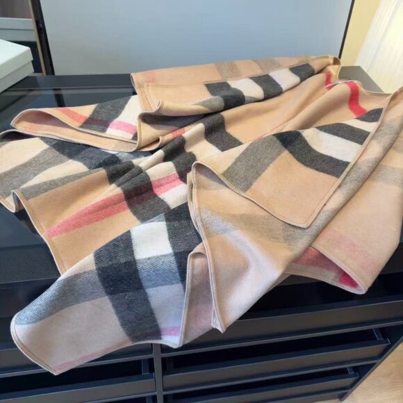 Burberry Camel and Black Check Cape - Picture 3 of 8